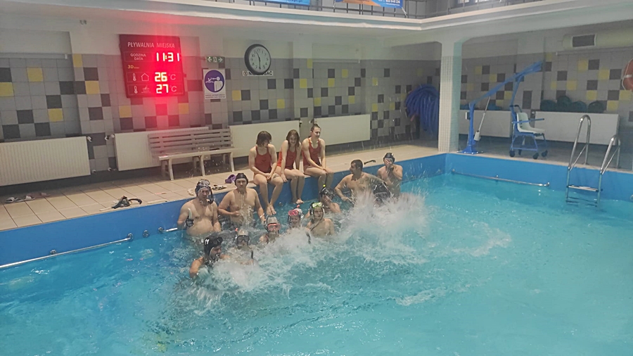 Hokej pod wodą Walenie Siemianowice Śląskie Trening 5 XI 2022. Koniec Walenia czyli Amatorska Liga Hokeja Pod Wodą